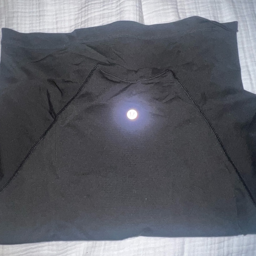 Black lululemon swiftly tech short sleeve